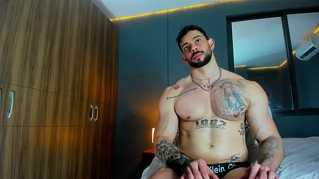 massimo_visconti live XXX chat