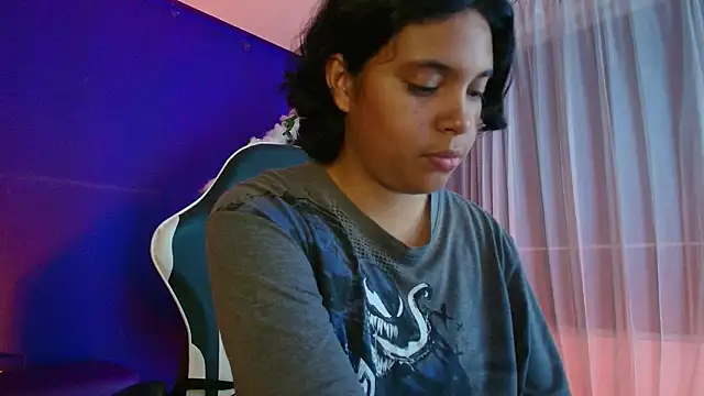 Chatroom XXX en direct de Emmapark_