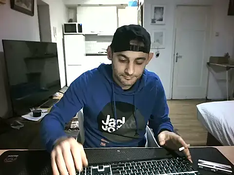 mihaimichael 即時 XXX 聊天