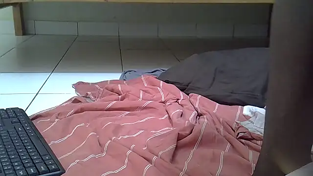 pretty_brina élő XXX-chatje