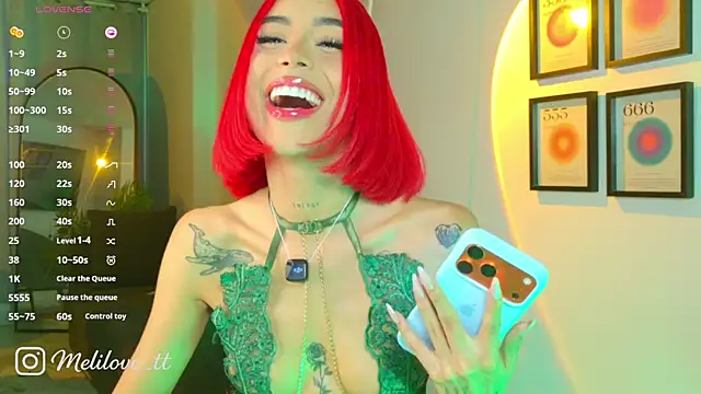 MelyTaylor_ élő XXX-chatje