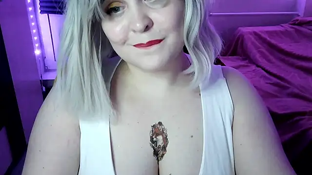 Lulovia's Live XXX Chat