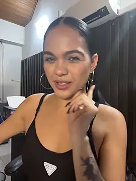 Bella-Ferrer's Live XXX Chat