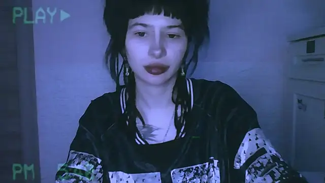 Show modela AllisonDeetz na web-kameri