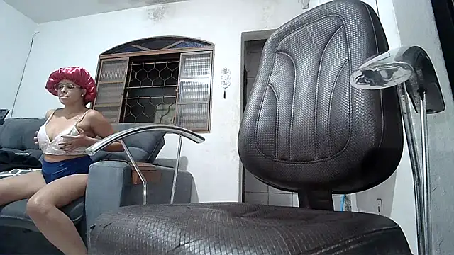 Chatroom XXX en direct de CherrylBee2022