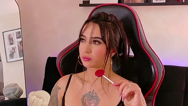 Chatroom XXX en direct de EmmyEvans1