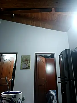 LunaZambranoのライブXXXチャット