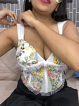 escape_with_me's Live XXX Chat