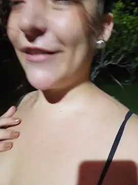 VickyHoult 即時 XXX 聊天