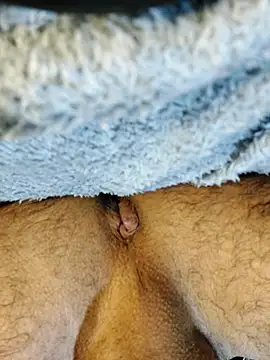 Naughtyboy122のライブXXXチャット