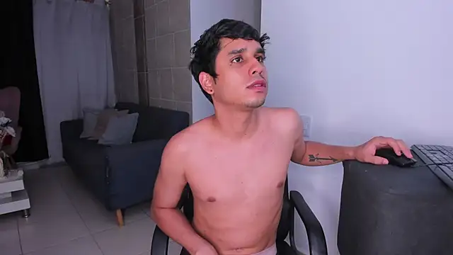 ghatto_cmilkpunch 现场XXX聊天