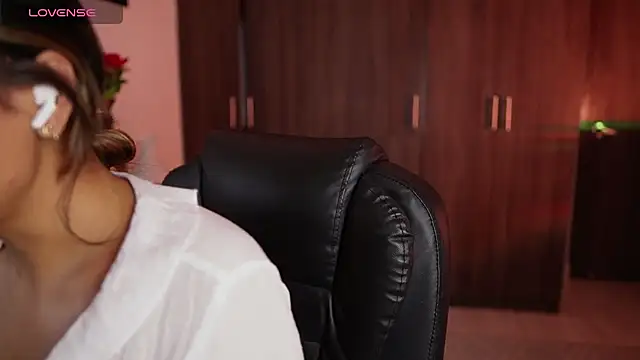 Онлайн чат XXX SaraParisi