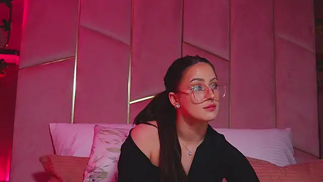 LucyLextonX Live XXX Chat