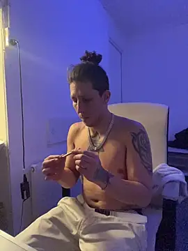 Živý XXX chat TitanNoir