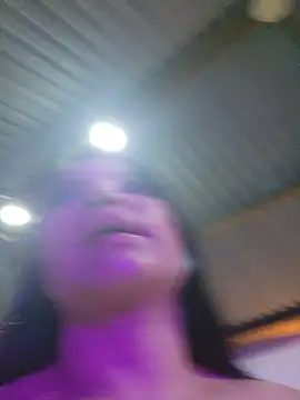 Pretty_Julieta 即時 XXX 聊天