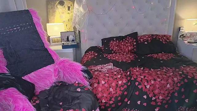 RoxalanaStar Adlı Modelin Canlı XXX Sohbeti