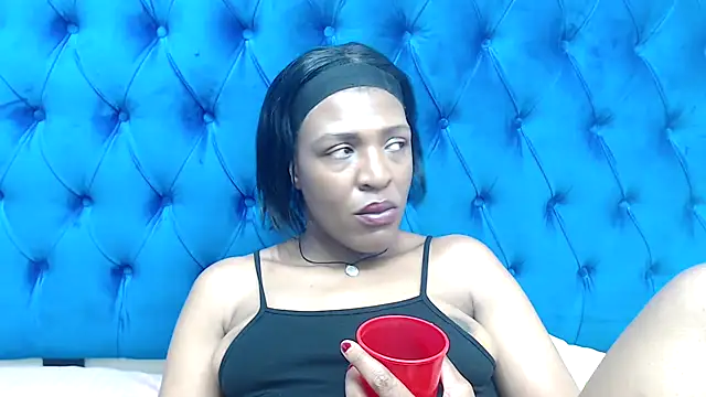 แชท XXX สดของ SpicyQueenxxxx