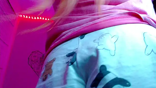 แชท XXX สดของ EllieMoonX