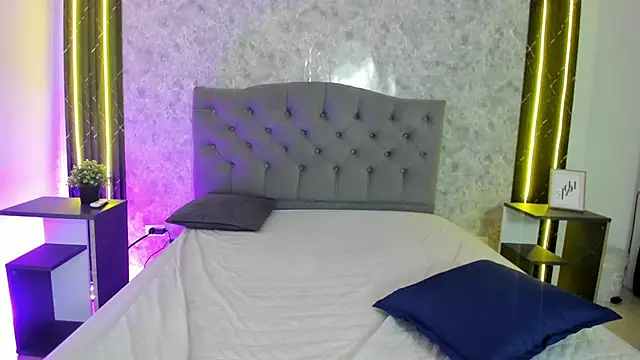 GiannaSlimJB Chat XXX live