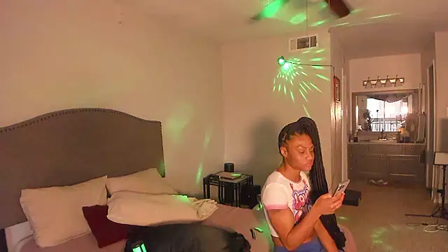 yiauana – Live XXX-chat