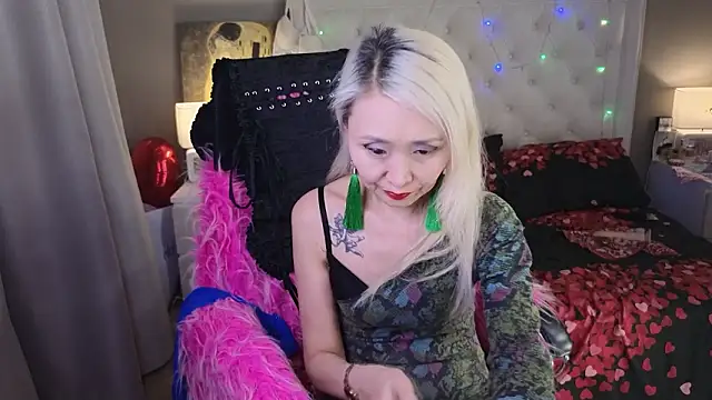 RoxalanaStar élő XXX-chatje