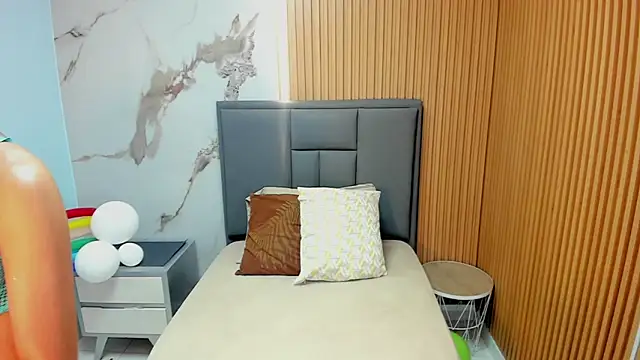 LESLYSIMPSON Chat XXX live