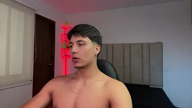 CHRIS_MORGAN1 即時 XXX 聊天