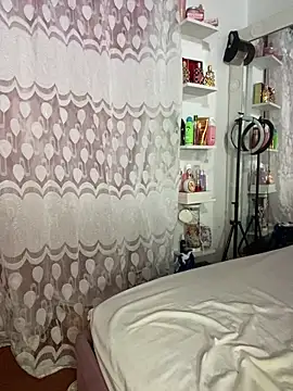 Pokazy przed kamerką – MonicaSex_