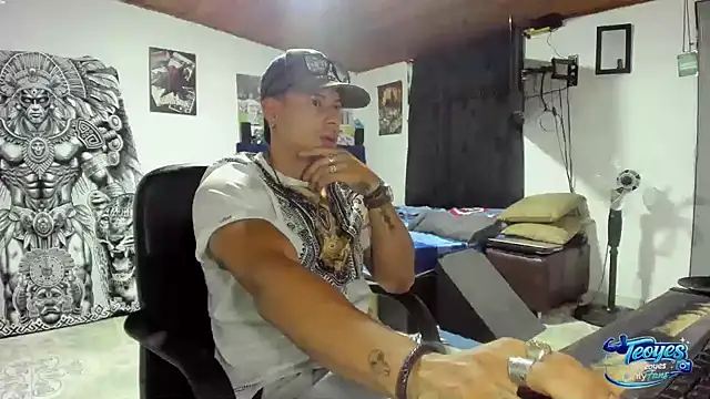 Malek_Ivonny élő XXX-chatje