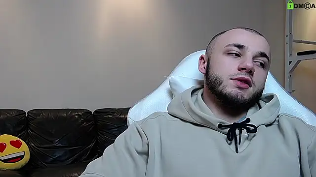 Show modela PaulGrow na web-kameri