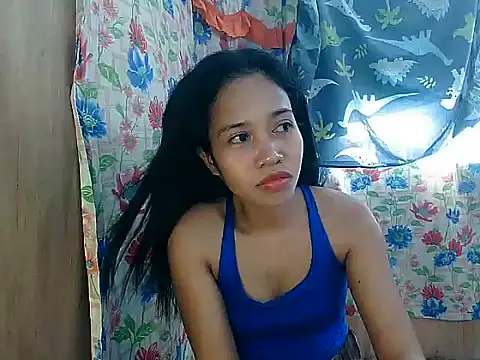 PinaySkinnyGirl Adlı Modelin Canlı XXX Sohbeti