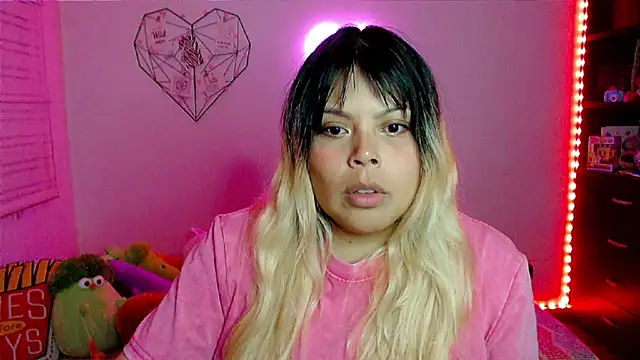 دردشة EllieMoonX الجنسية المباشرة