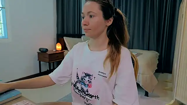 PocketElsa live XXX chat