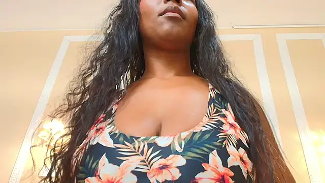 Chat XXX en directo de MayaBaker