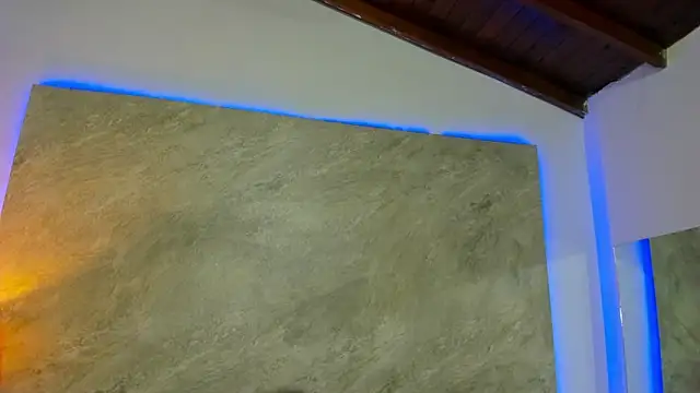 Chat +18 de laia_fisher_ ao vivo