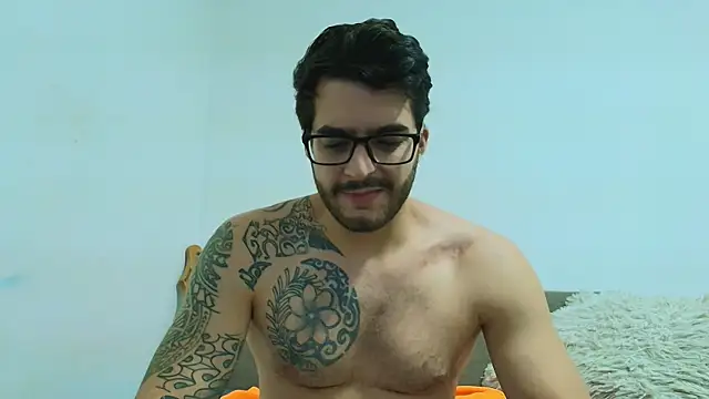 thomas_gun: απευθείας συνομιλία ΧΧΧ