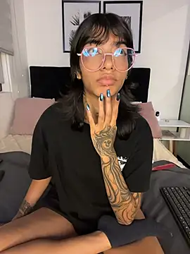 TweetiePieXXX's Live XXX Chat