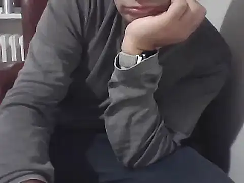 YakisikliSikici: онлайн-секс-чат