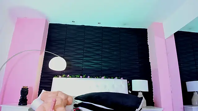 Valery_Nasty__ Adlı Modelin Canlı XXX Sohbeti