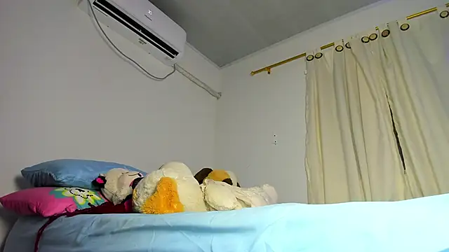 vennuss19 Adlı Modelin Canlı XXX Sohbeti