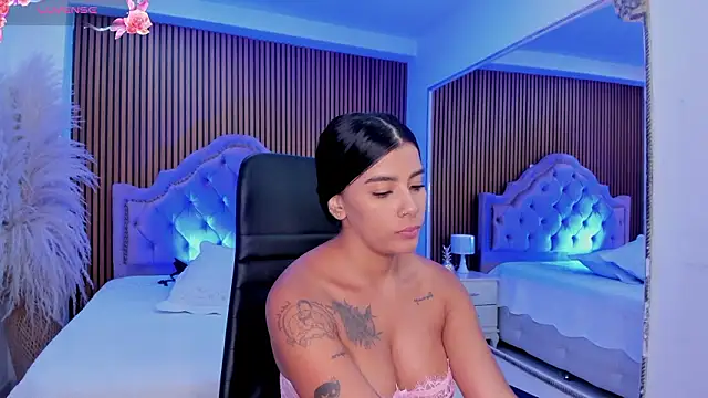 SelenaStonne 现场XXX聊天