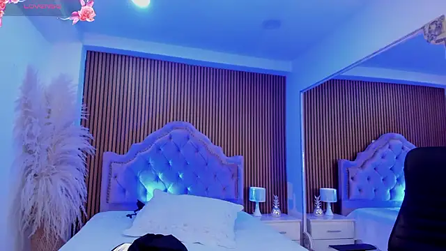 SelenaStonne 即時 XXX 聊天