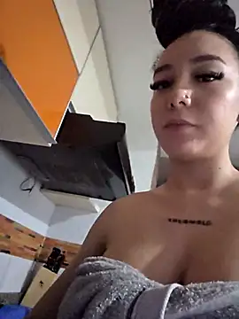 alaia_princess' Live XXX Chat