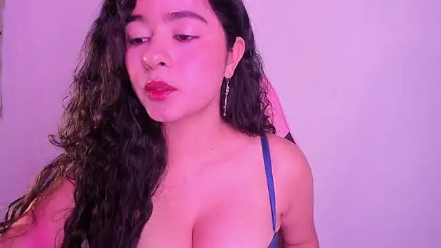 Arianna_Jannes Adlı Modelin Canlı XXX Sohbeti