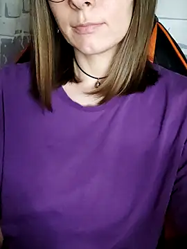 Aashikalaa Adlı Modelin Canlı XXX Sohbeti