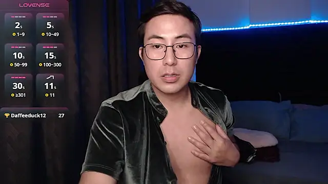 โชว์เว็บแคมของ andrewmhilton_