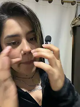 QueenNattのライブXXXチャット