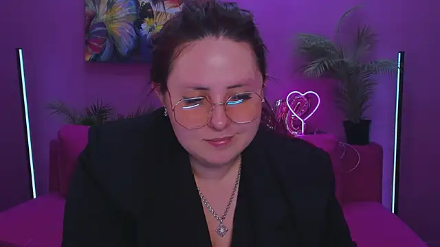 Hennessy_bunny Chat XXX live