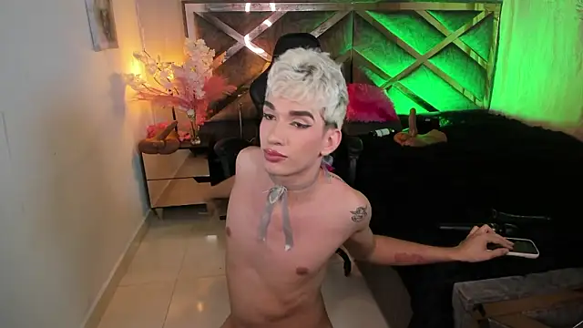 Cherry_zayden_: διαδικτυακό σόου στην κάμερα