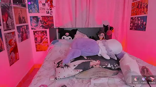 MissCurvyTop's Live XXX Chat